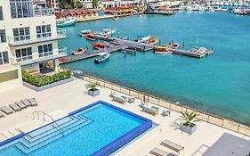 Luxury Condo With Infinity Pool & Ocean View